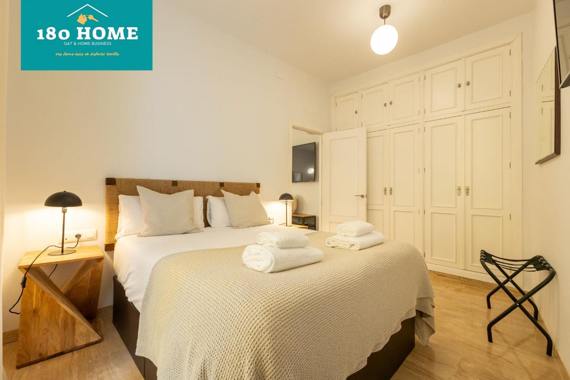 180 Home Goyeneta Luxury Seville Ngoại thất bức ảnh
