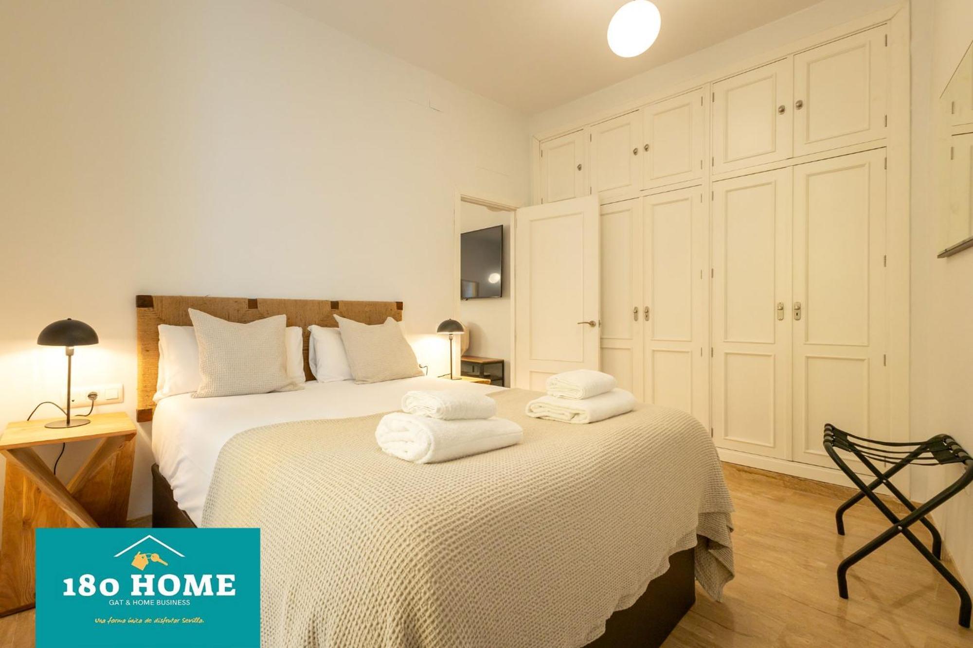 180 Home Goyeneta Luxury Seville Ngoại thất bức ảnh