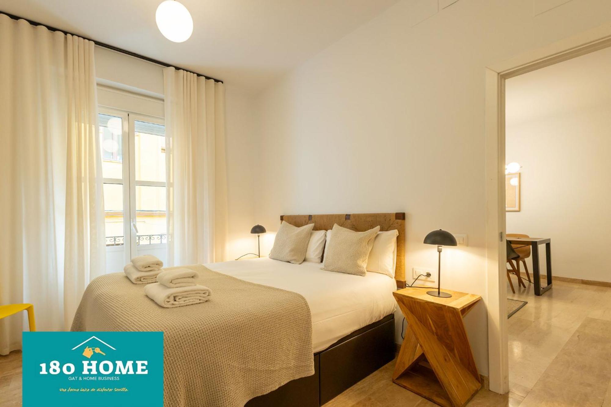 180 Home Goyeneta Luxury Seville Ngoại thất bức ảnh